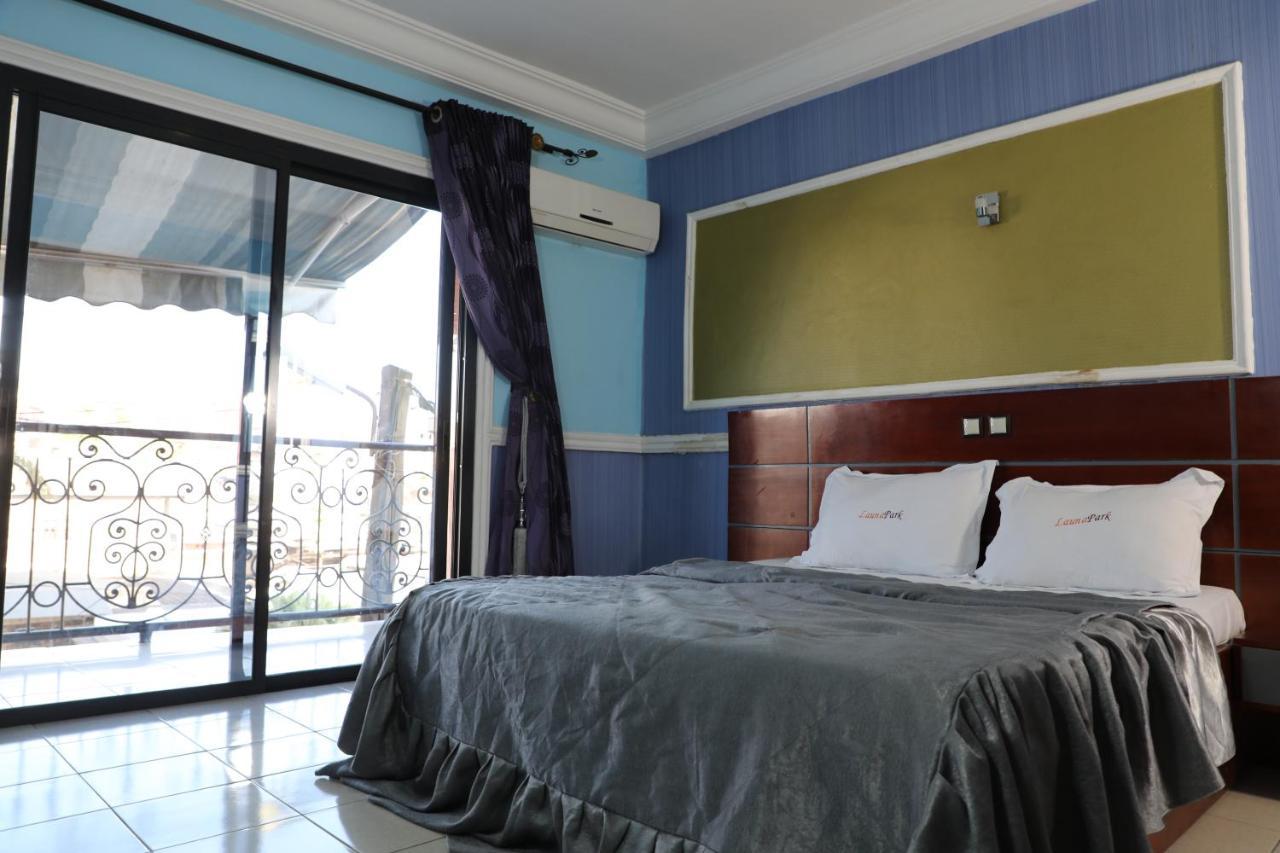 Launapark Residence Дуала Екстер'єр фото